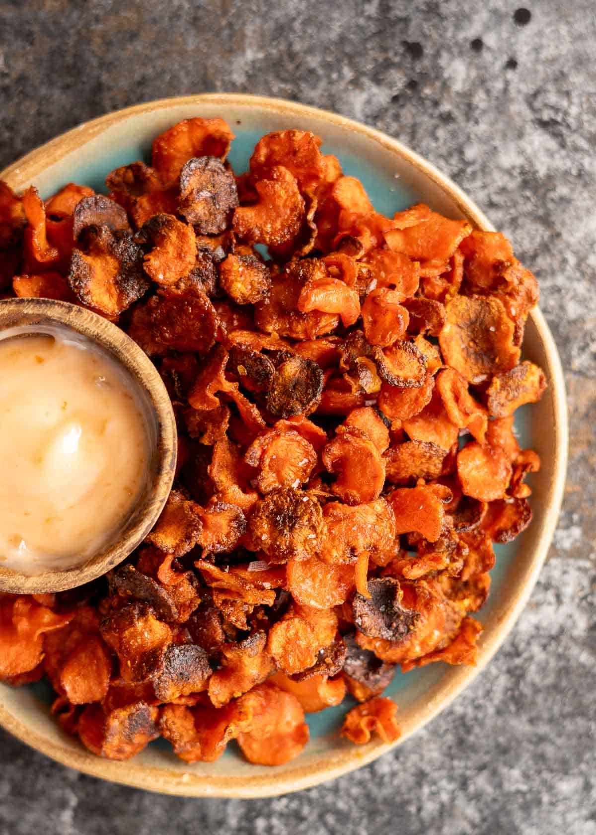 Crispy Carrot Chips (sweet & savory) –