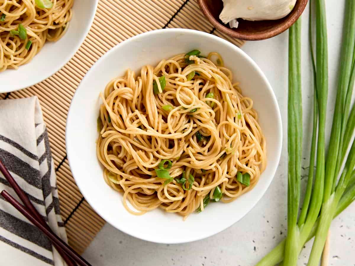 Quick & Easy Garlic Noodles – Sweet, Savory, Addictive! Pasta Recipe
