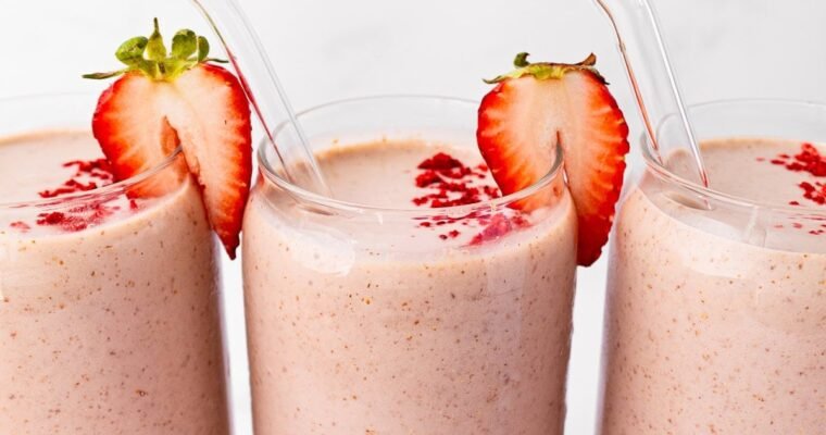 Strawberry Banana Smoothie (High Protein and Fiber)