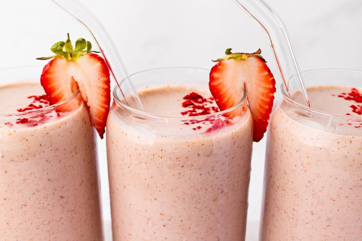Strawberry Banana Smoothie (High Protein and Fiber)