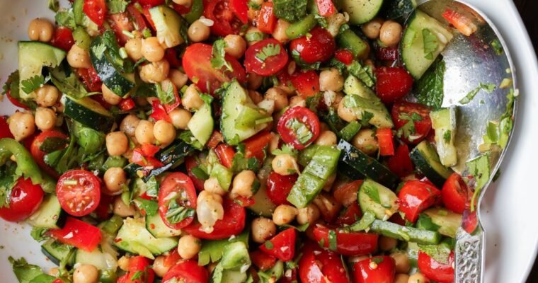 Vegan Balela Salad (Mediterranean Chickpea Salad)