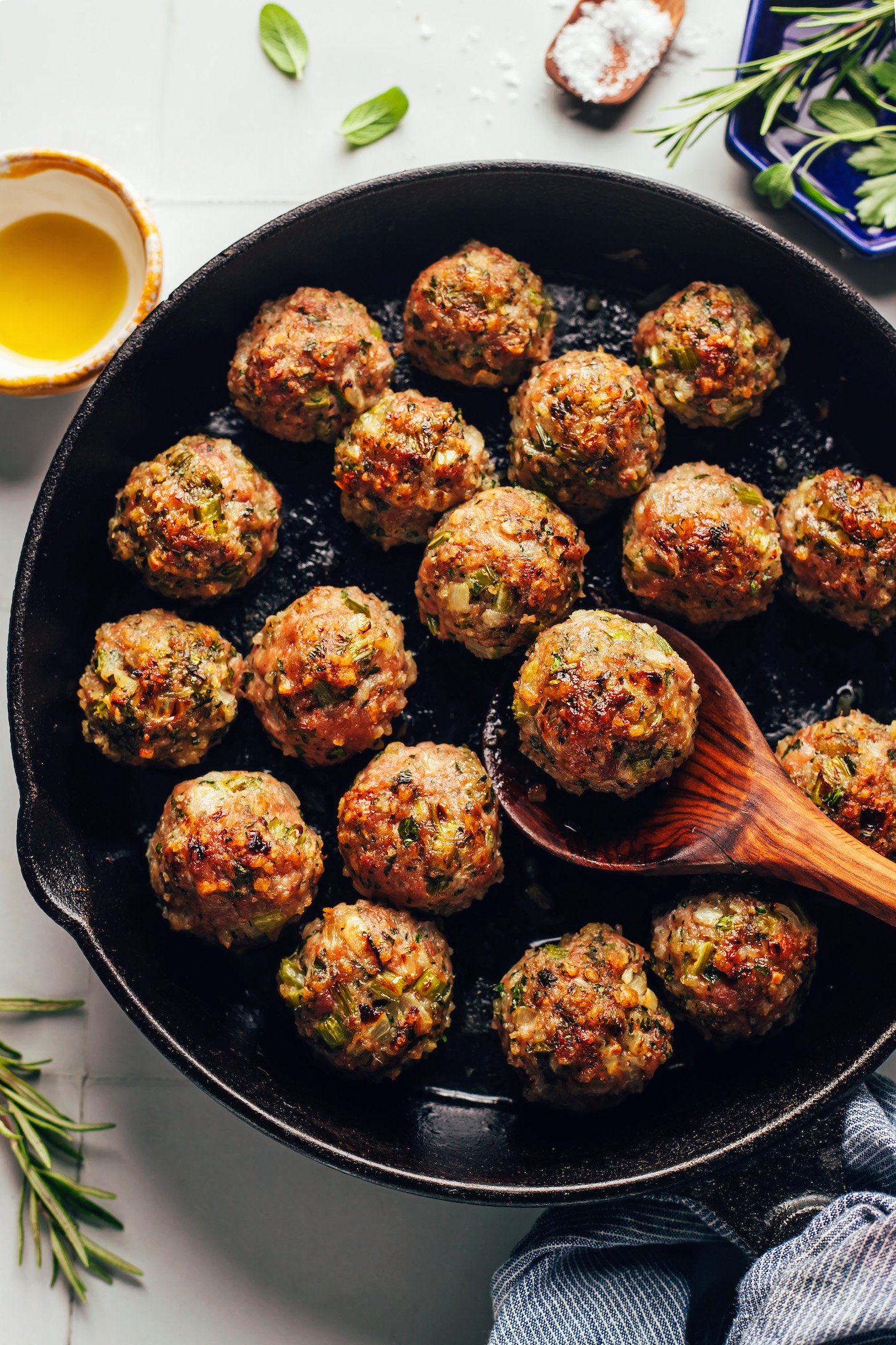 Vegan Thanksgiving Turkey Meatballs – Minimalist Baker Recipes
